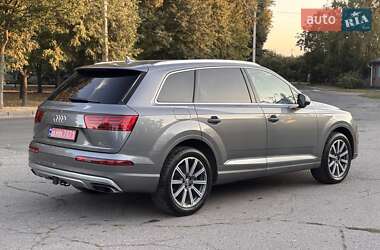 Внедорожник / Кроссовер Audi Q7 2017 в 