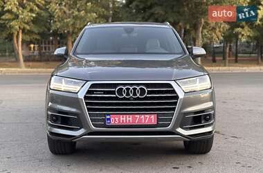Внедорожник / Кроссовер Audi Q7 2017 в 