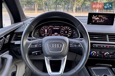Внедорожник / Кроссовер Audi Q7 2017 в 