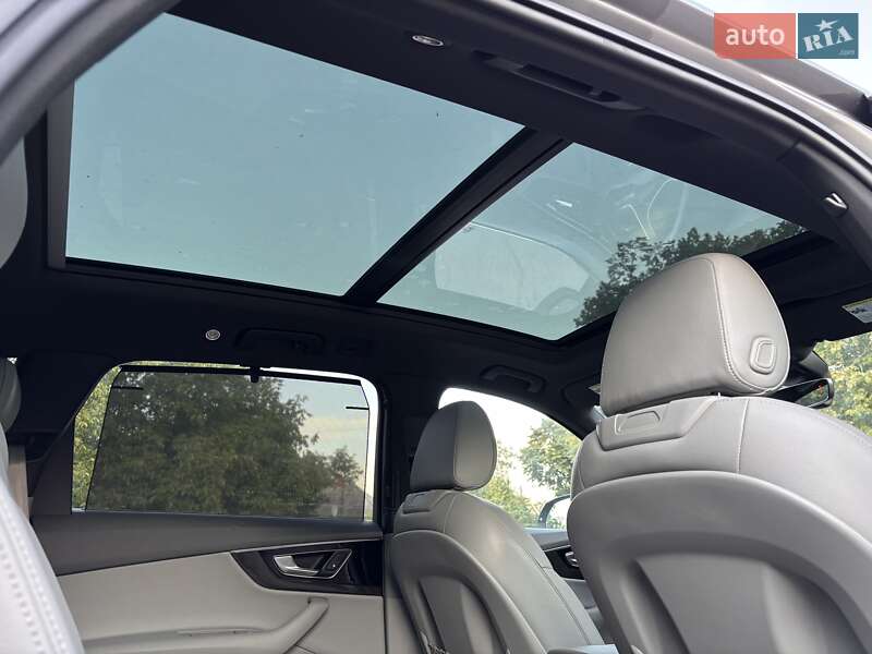 Внедорожник / Кроссовер Audi Q7 2017 в Киеве