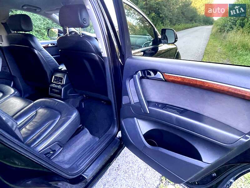 Позашляховик / Кросовер Audi Q7 2010 в Івано-Франківську