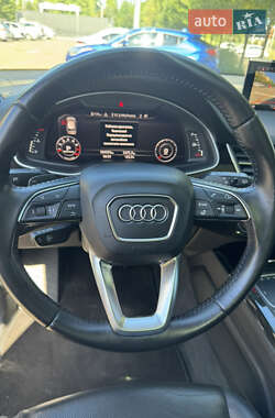 Внедорожник / Кроссовер Audi Q7 2016 в 