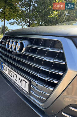 Внедорожник / Кроссовер Audi Q7 2016 в 