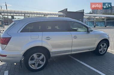 Позашляховик / Кросовер Audi Q7 2013 в 