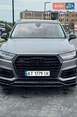 Внедорожник / Кроссовер Audi Q7 2015 в 