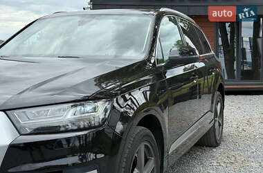 Внедорожник / Кроссовер Audi Q7 2016 в 
