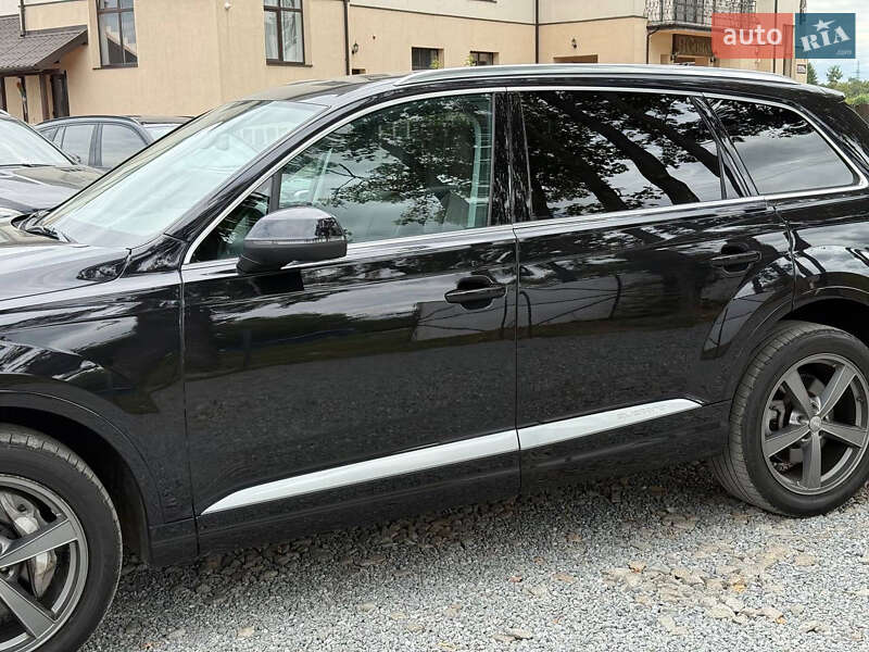 Позашляховик / Кросовер Audi Q7 2016 в Стрию