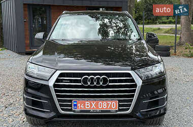 Внедорожник / Кроссовер Audi Q7 2016 в 