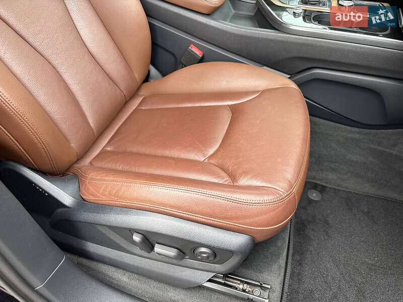 Позашляховик / Кросовер Audi Q7 2016 в Стрию