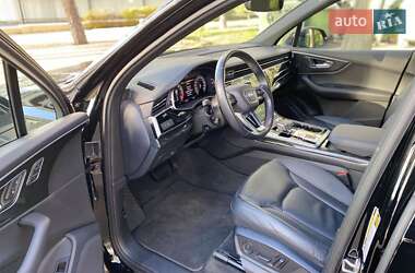 Внедорожник / Кроссовер Audi Q7 2021 в 