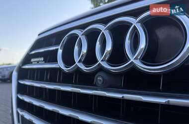 Внедорожник / Кроссовер Audi Q7 2017 в 