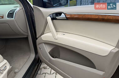Внедорожник / Кроссовер Audi Q7 2014 в 