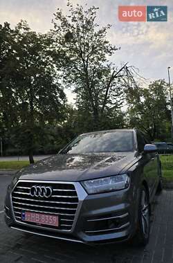 Внедорожник / Кроссовер Audi Q7 2018 в 