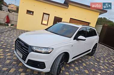 Внедорожник / Кроссовер Audi Q7 2018 в 