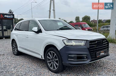 Внедорожник / Кроссовер Audi Q7 2016 в 