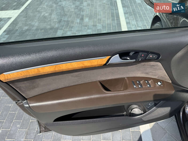 Внедорожник / Кроссовер Audi Q7 2010 в Ровно