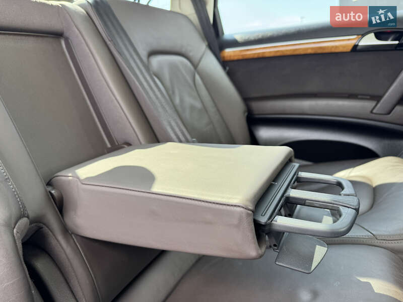 Внедорожник / Кроссовер Audi Q7 2010 в Ровно
