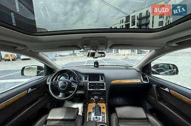 Позашляховик / Кросовер Audi Q7 2010 в 