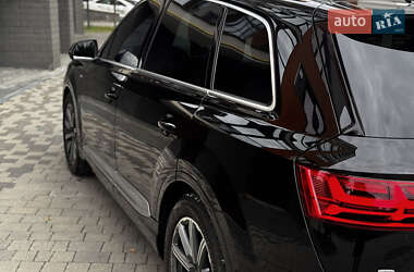 Внедорожник / Кроссовер Audi Q7 2015 в 