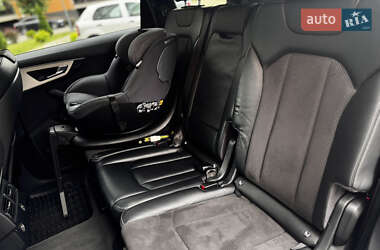 Внедорожник / Кроссовер Audi Q7 2015 в 