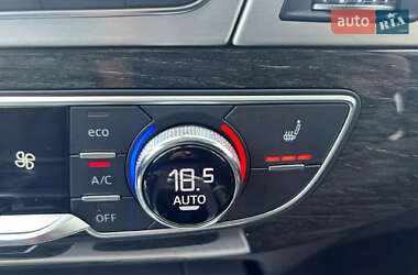 Внедорожник / Кроссовер Audi Q7 2016 в 