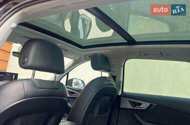 Внедорожник / Кроссовер Audi Q7 2016 в 