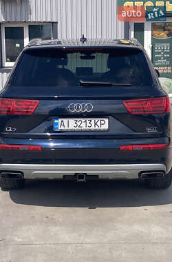 Внедорожник / Кроссовер Audi Q7 2017 в 