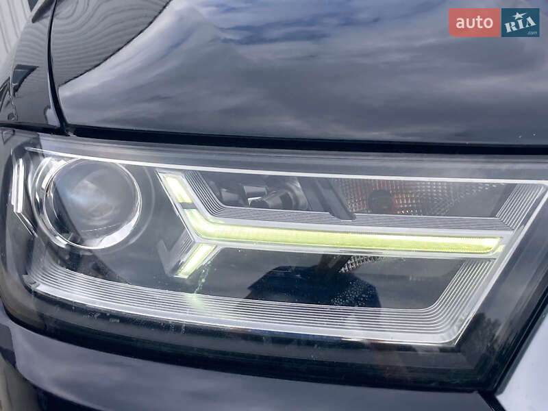 Позашляховик / Кросовер Audi Q7 2017 в Києві