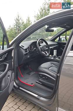 Внедорожник / Кроссовер Audi Q7 2016 в 