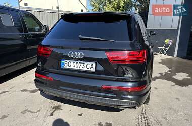 Внедорожник / Кроссовер Audi Q7 2015 в 