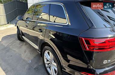 Внедорожник / Кроссовер Audi Q7 2015 в 