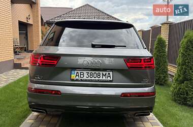 Внедорожник / Кроссовер Audi Q7 2017 в 