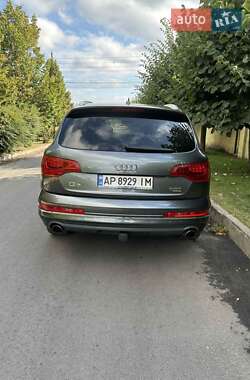 Внедорожник / Кроссовер Audi Q7 2015 в 