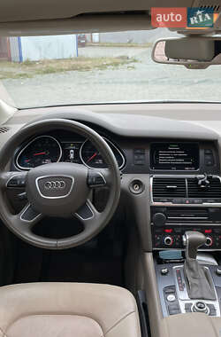 Внедорожник / Кроссовер Audi Q7 2013 в 