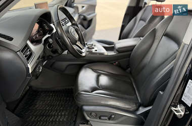 Внедорожник / Кроссовер Audi Q7 2015 в 