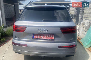 Позашляховик / Кросовер Audi Q7 2017 в 
