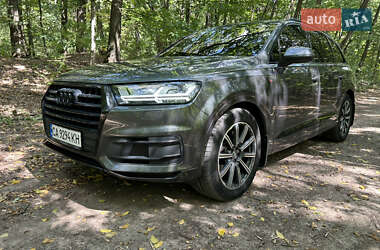 Внедорожник / Кроссовер Audi Q7 2016 в 