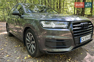 Внедорожник / Кроссовер Audi Q7 2016 в 