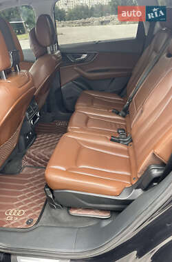 Внедорожник / Кроссовер Audi Q7 2019 в 
