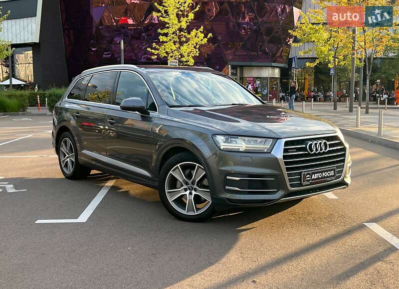 Внедорожник / Кроссовер Audi Q7 2017 в Киеве