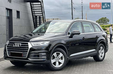 Внедорожник / Кроссовер Audi Q7 2017 в 