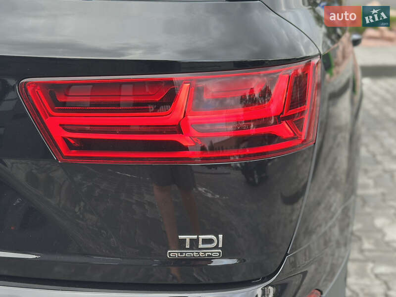 Позашляховик / Кросовер Audi Q7 2017 в Дніпрі