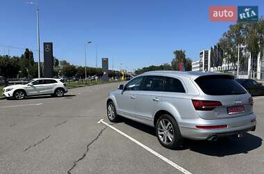 Внедорожник / Кроссовер Audi Q7 2015 в 