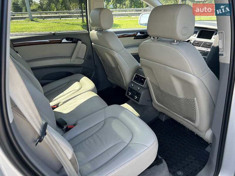 Позашляховик / Кросовер Audi Q7 2015 в Києві фото 30 Позашляховик / Кросовер Audi Q7 2015 в Києві
