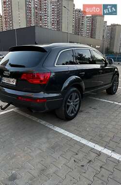Внедорожник / Кроссовер Audi Q7 2006 в 