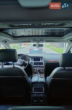 Внедорожник / Кроссовер Audi Q7 2015 в 