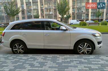 Внедорожник / Кроссовер Audi Q7 2015 в 