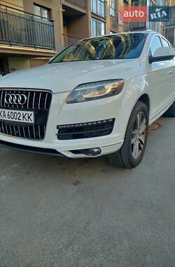Внедорожник / Кроссовер Audi Q7 2015 в 