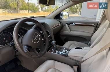 Внедорожник / Кроссовер Audi Q7 2015 в 