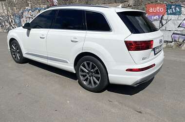 Позашляховик / Кросовер Audi Q7 2016 в 